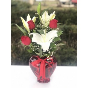 Kalp Vazoda 3 Kırmızı Gül ''I LOVE YOU''