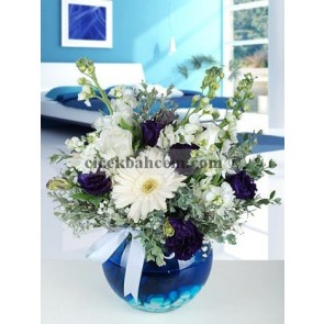 Cam Fanus İçine Beyaz Gerbera,Lisyantus Çiçekli Aranjman CAM146